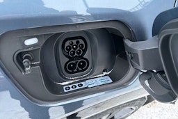 sininen CUPRA Tavascan 2026 kuva 13.