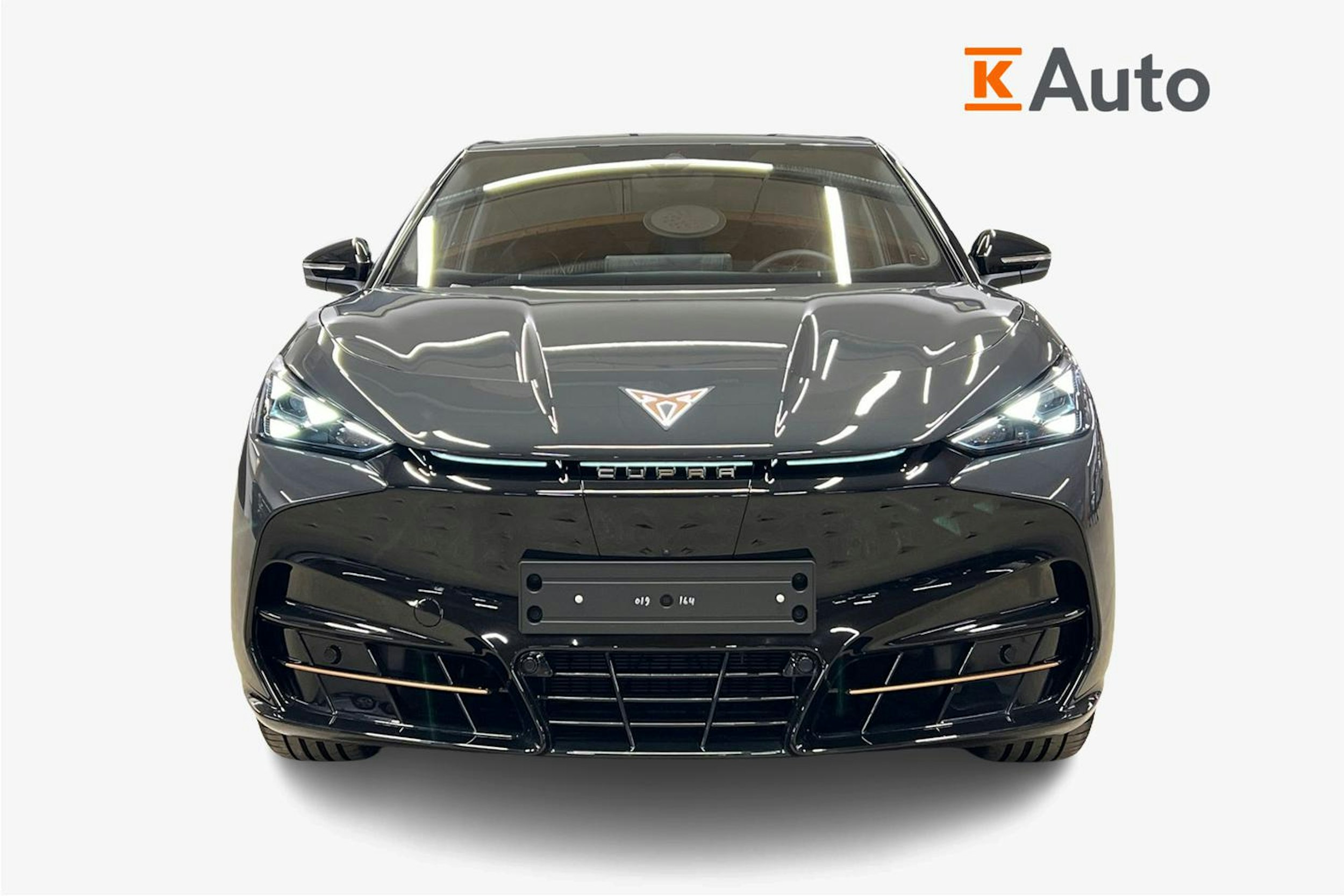 harmaa CUPRA Tavascan 2026 kuva 4.