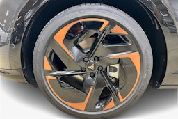 harmaa CUPRA Tavascan 2026 kuva 9.