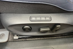 harmaa CUPRA Tavascan 2026 kuva 11.