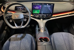 harmaa CUPRA Tavascan 2026 kuva 7.