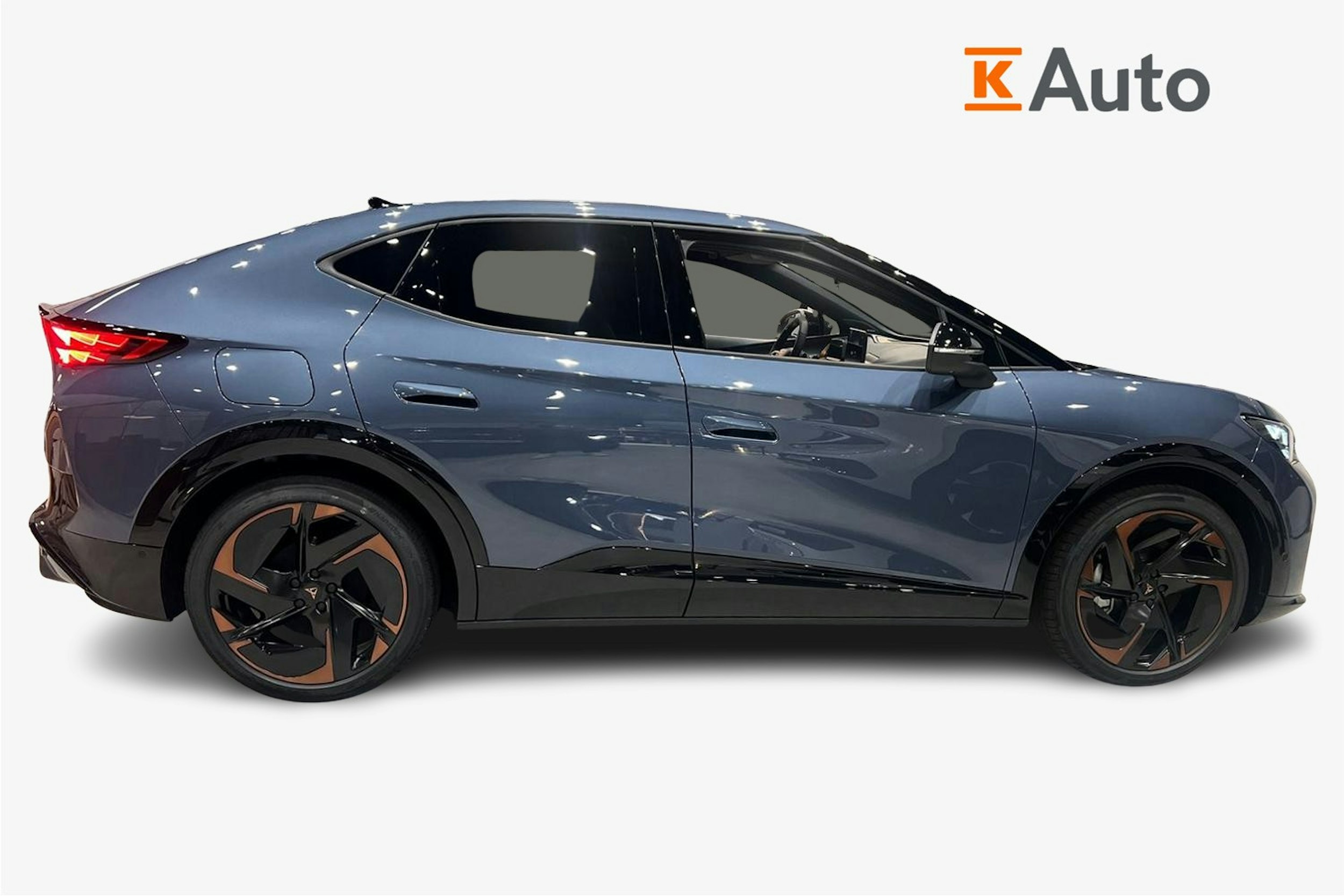 met. sininen CUPRA Tavascan 2026 kuva 5.