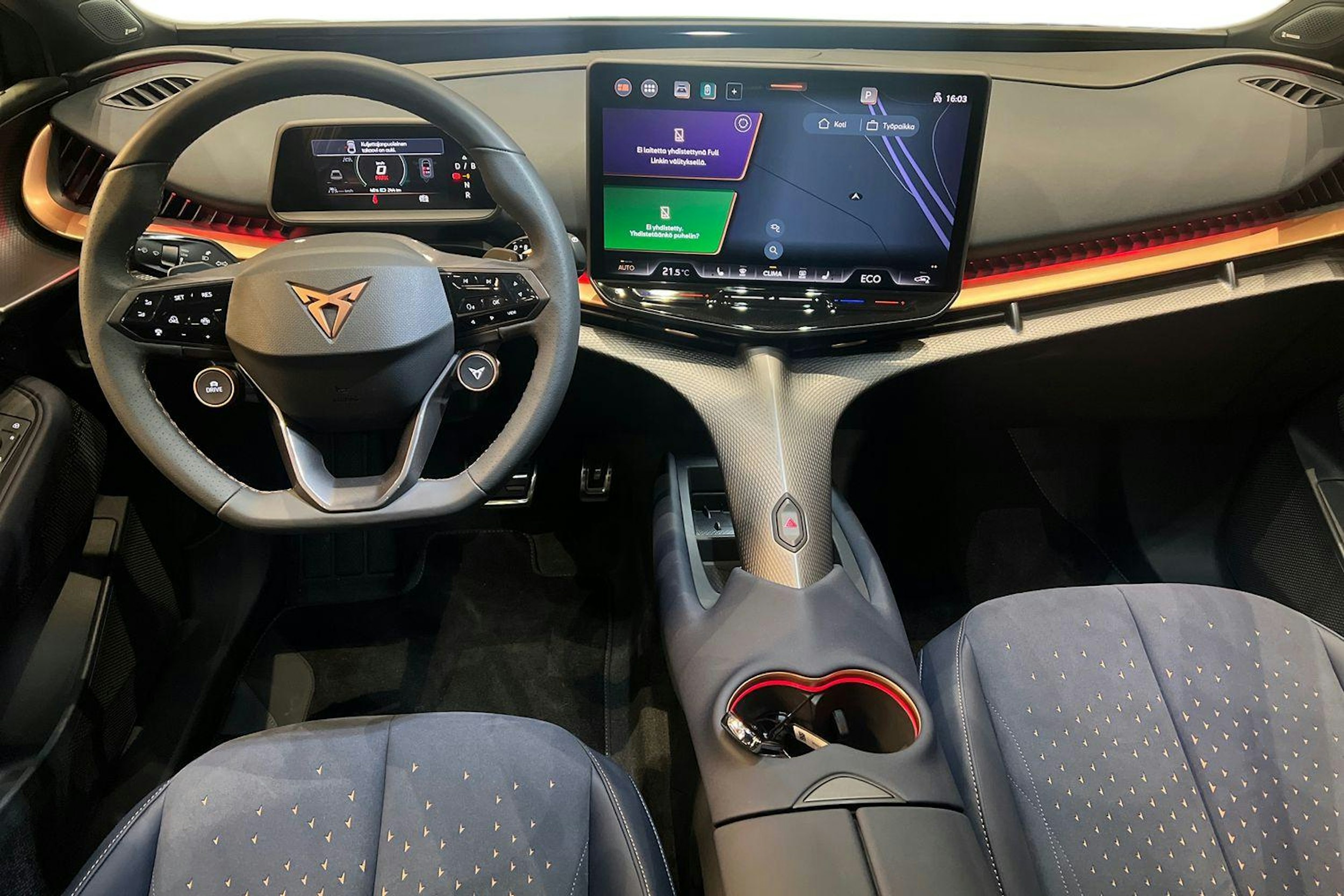 met. sininen CUPRA Tavascan 2026 kuva 7.