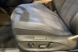 met. sininen CUPRA Tavascan 2026 kuva 11.