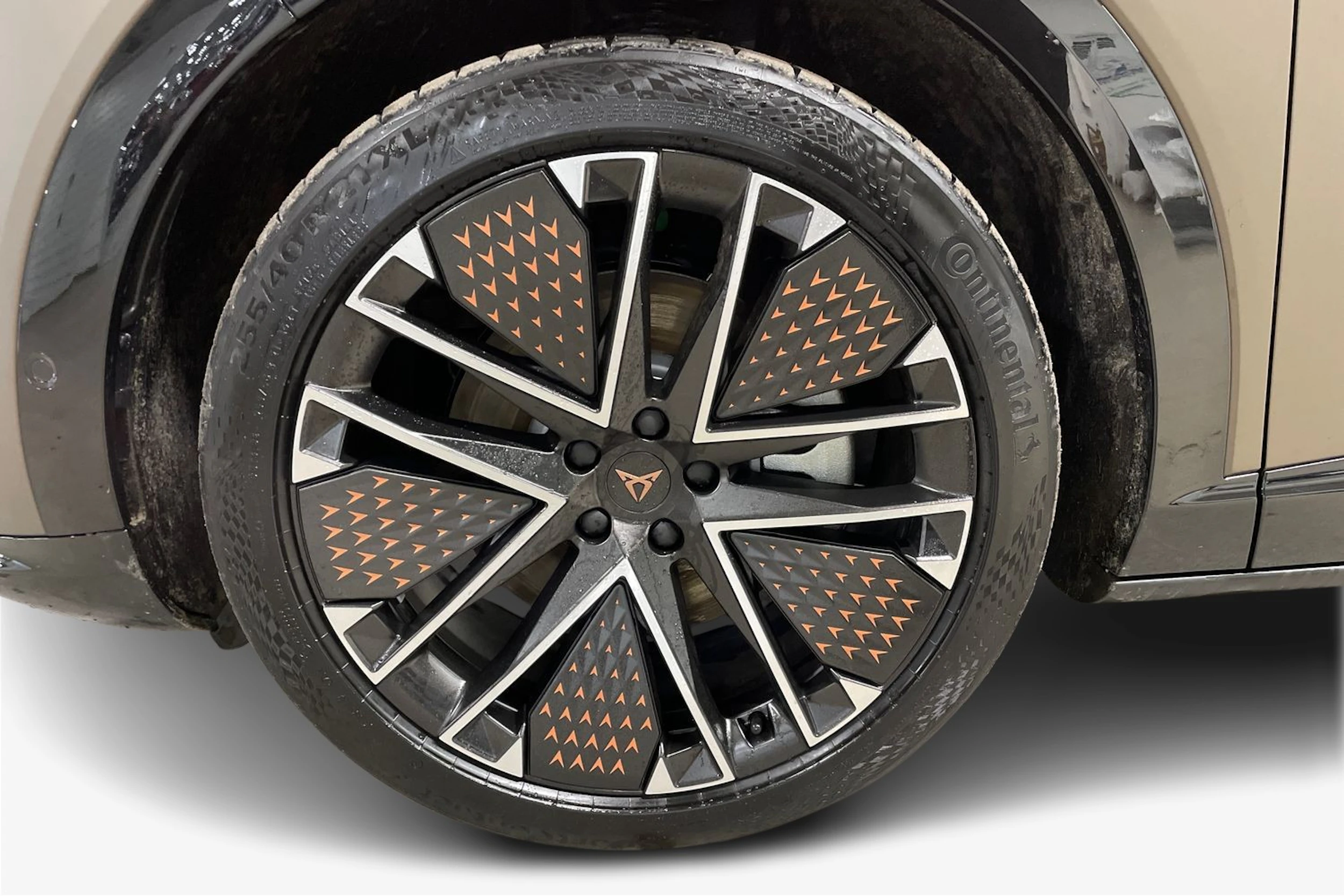 met. ruskea (beige) CUPRA Tavascan 2026 kuva 9.