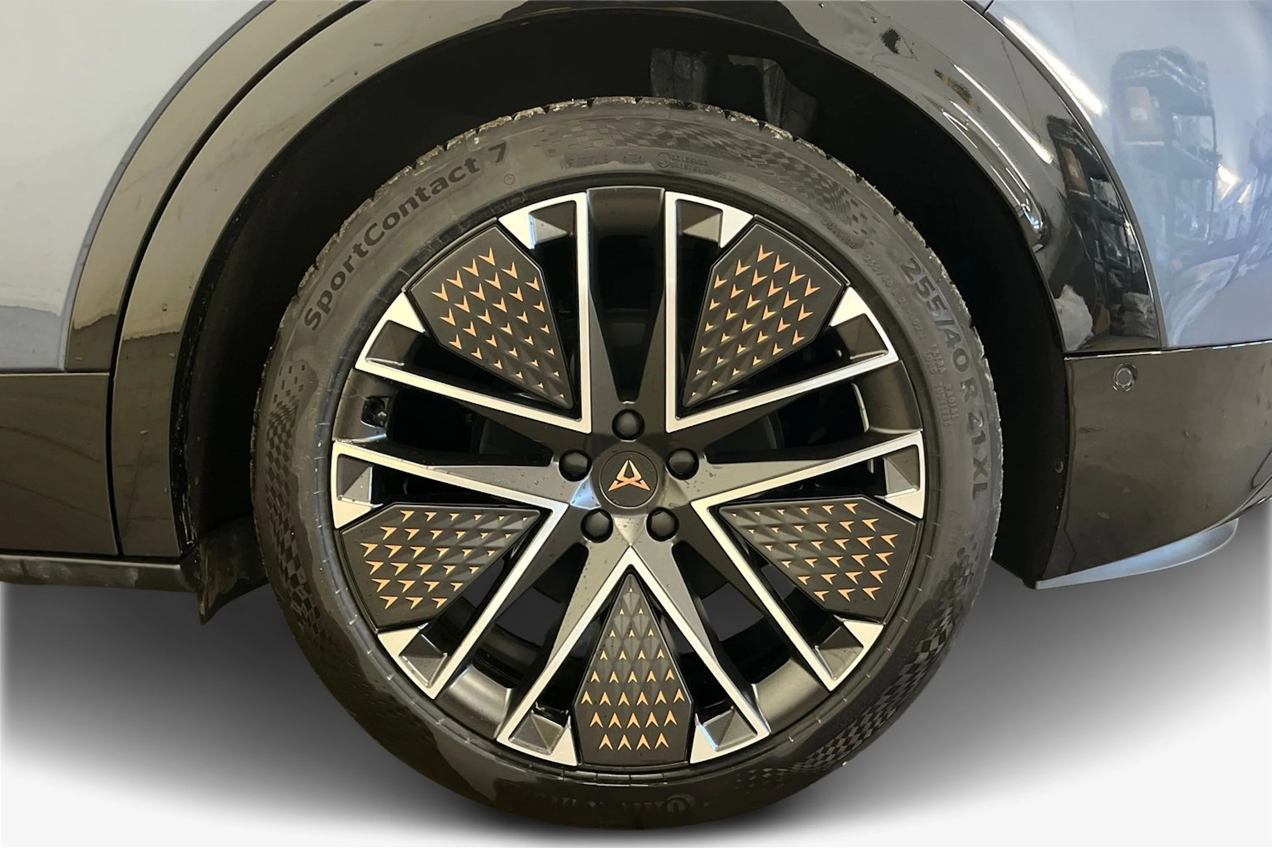 sininen CUPRA Tavascan 2026 kuva 9.