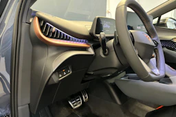 sininen CUPRA Tavascan 2026 kuva 12.