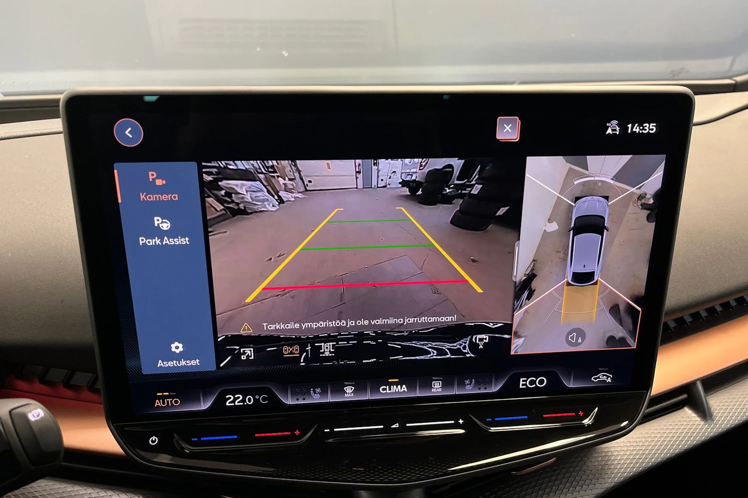 sininen CUPRA Tavascan 2026 kuva 14.