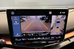 sininen CUPRA Tavascan 2026 kuva 14.