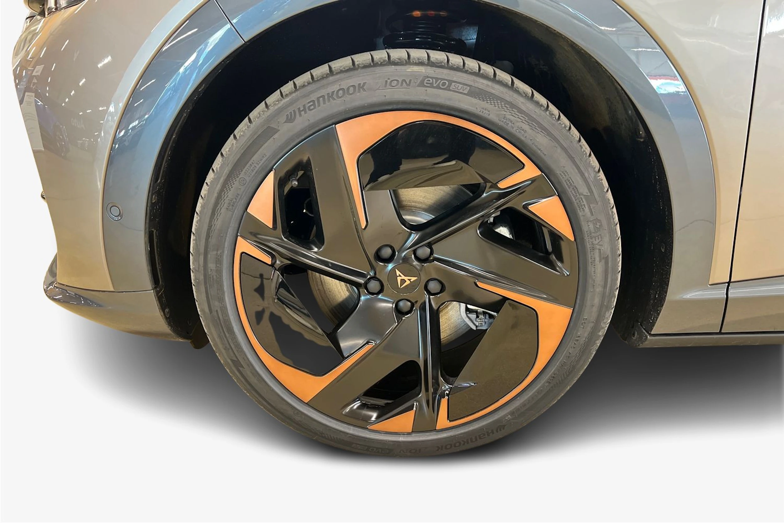 met. ruskea (beige) CUPRA Tavascan 2026 kuva 9.