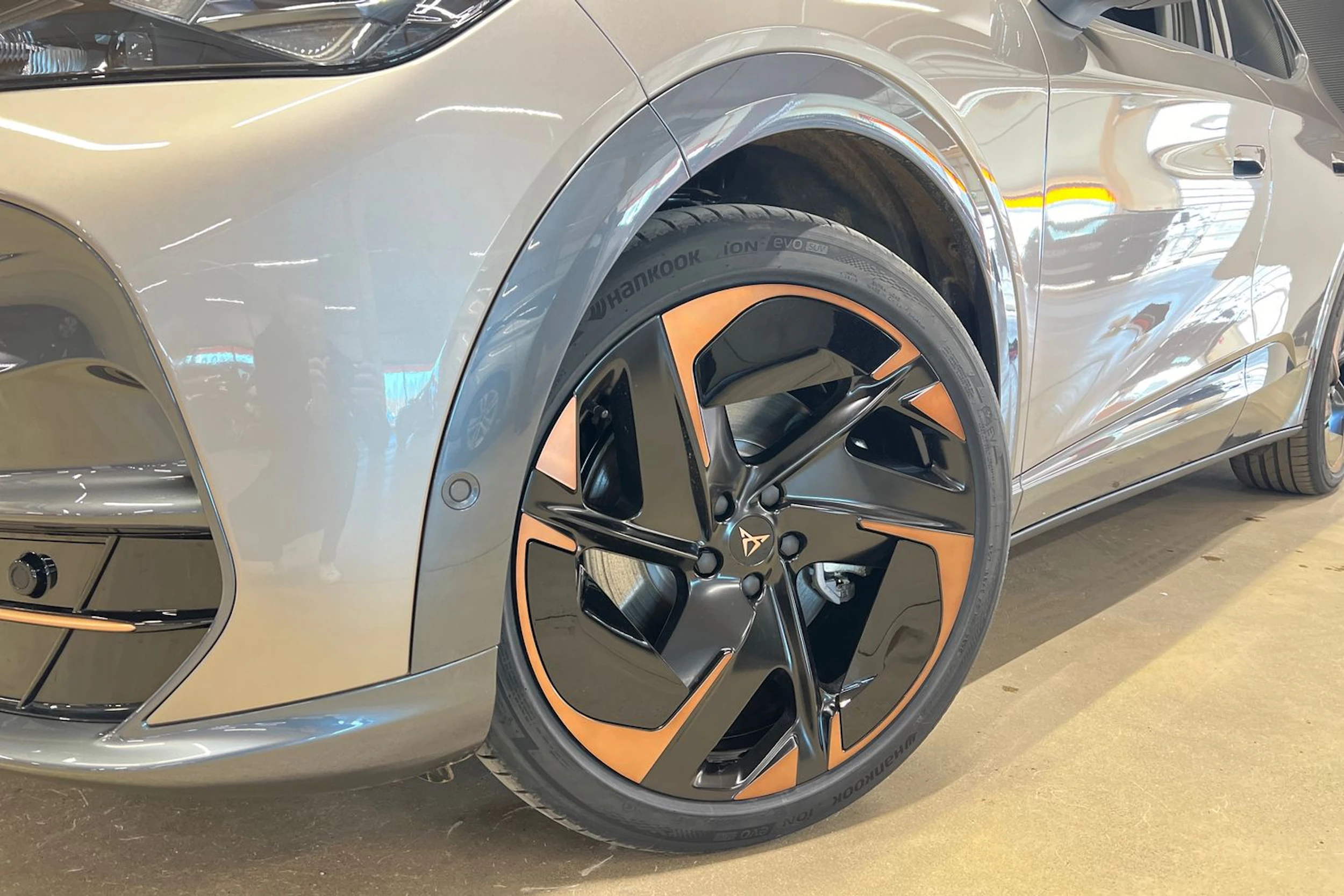 met. ruskea (beige) CUPRA Tavascan 2026 kuva 10.