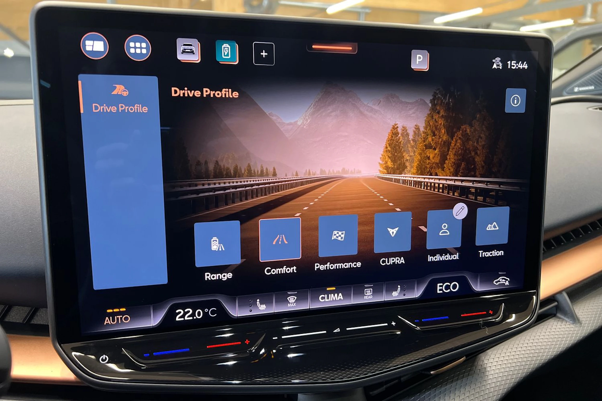 met. ruskea (beige) CUPRA Tavascan 2026 kuva 14.