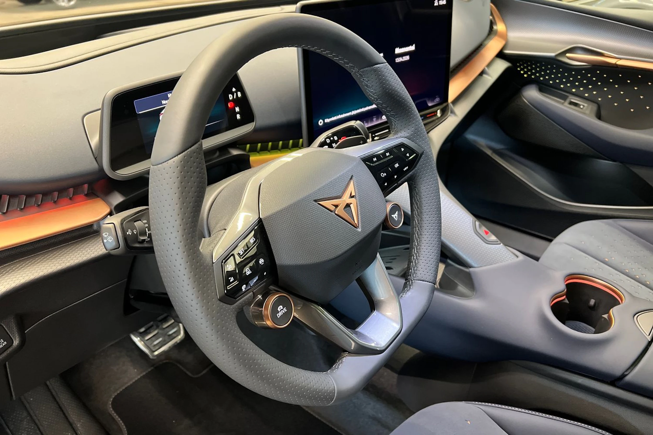 met. ruskea (beige) CUPRA Tavascan 2026 kuva 15.