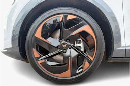 harmaa CUPRA Tavascan 2026 kuva 9.