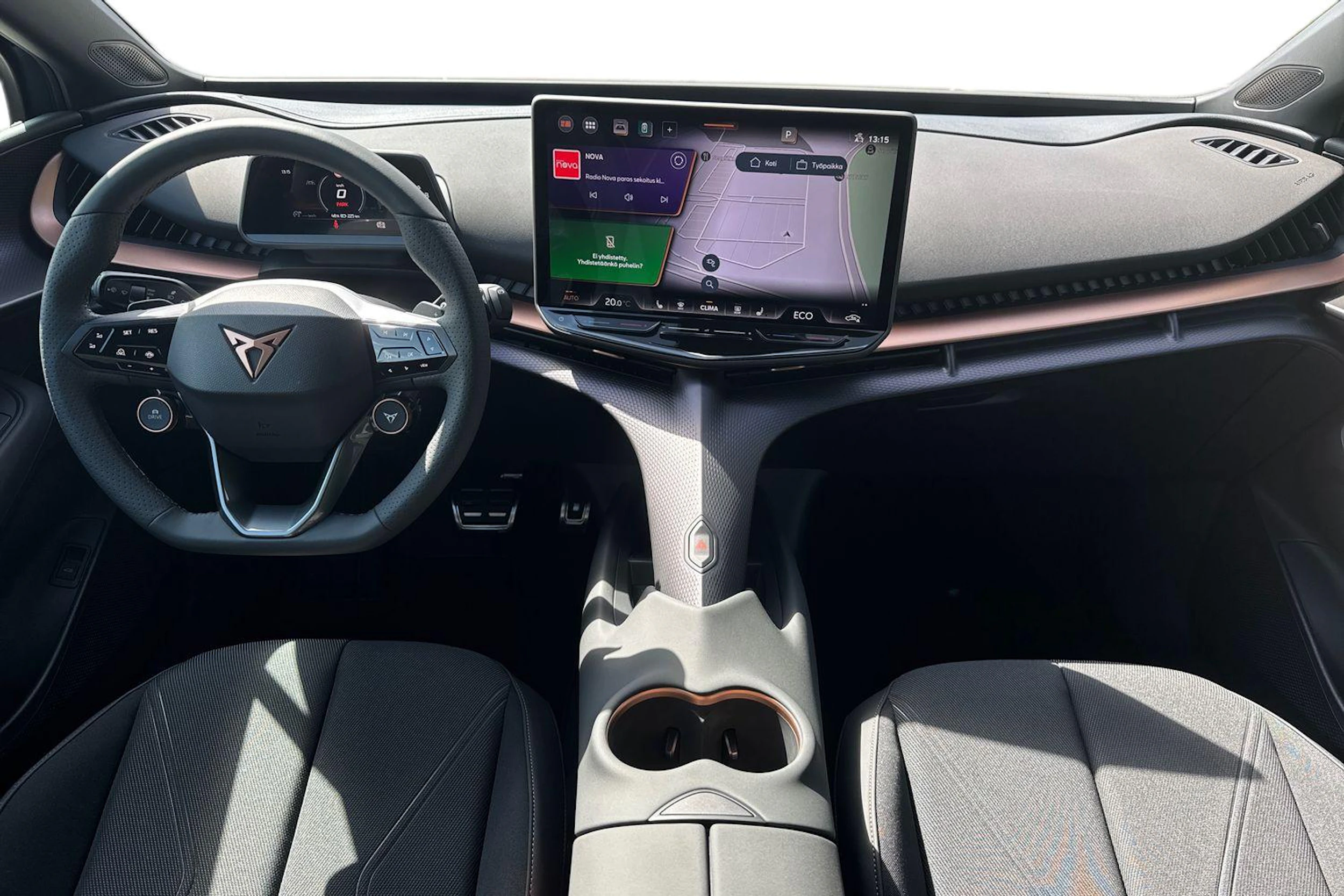sininen CUPRA Tavascan 2026 kuva 7.