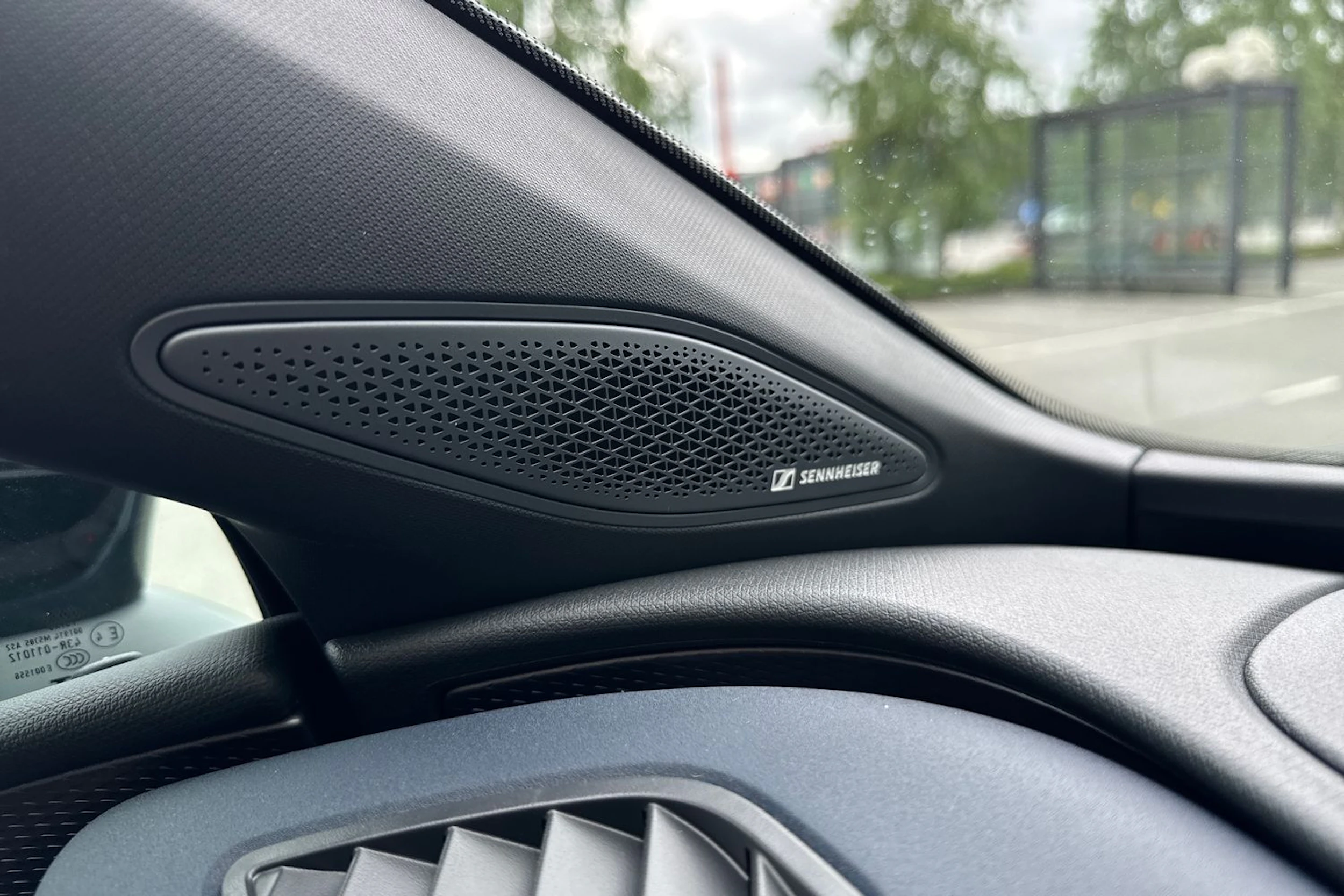 sininen CUPRA Tavascan 2026 kuva 13.