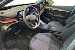 sininen CUPRA Tavascan 2026 kuva 6.