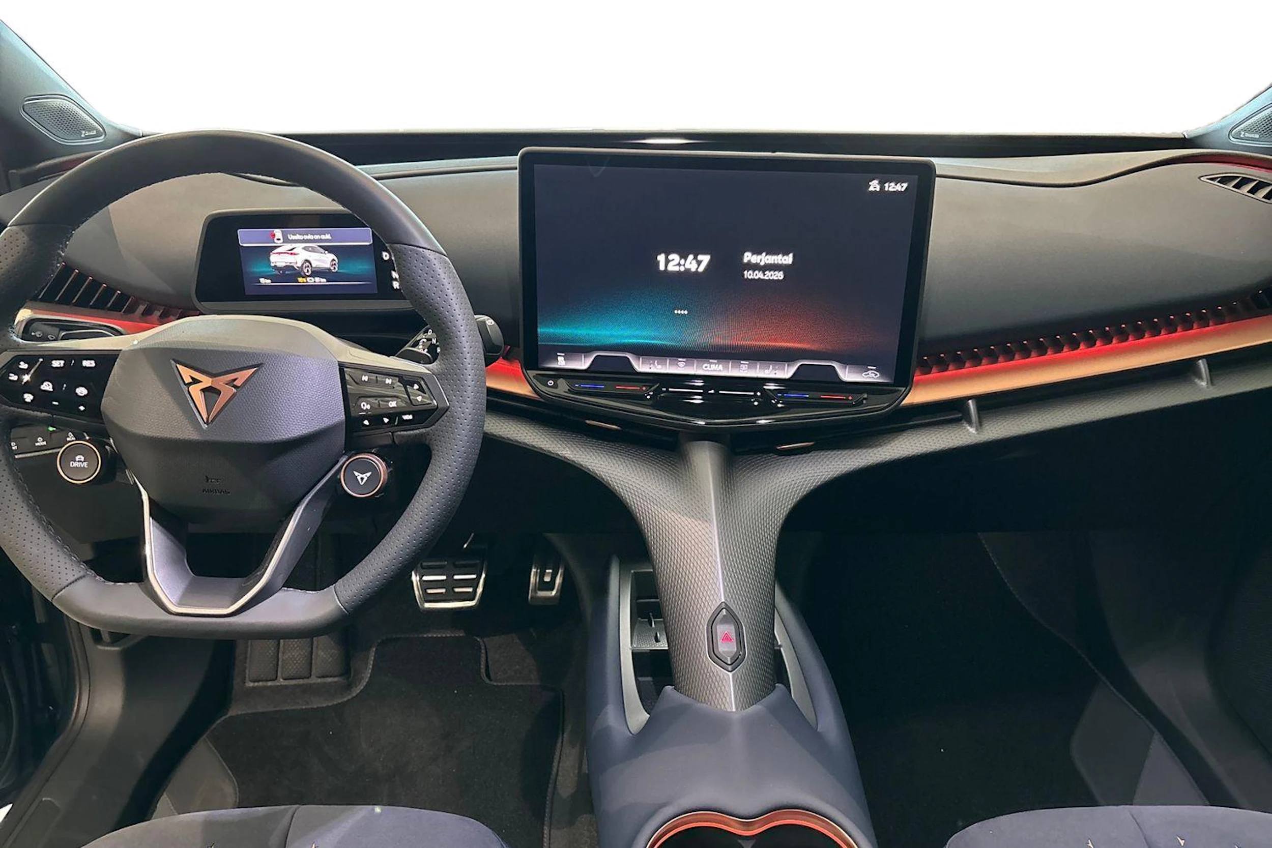 sininen CUPRA Tavascan 2026 kuva 7.