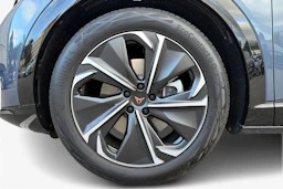 sininen CUPRA Tavascan 2026 kuva 9.