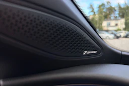 sininen CUPRA Tavascan 2026 kuva 12.