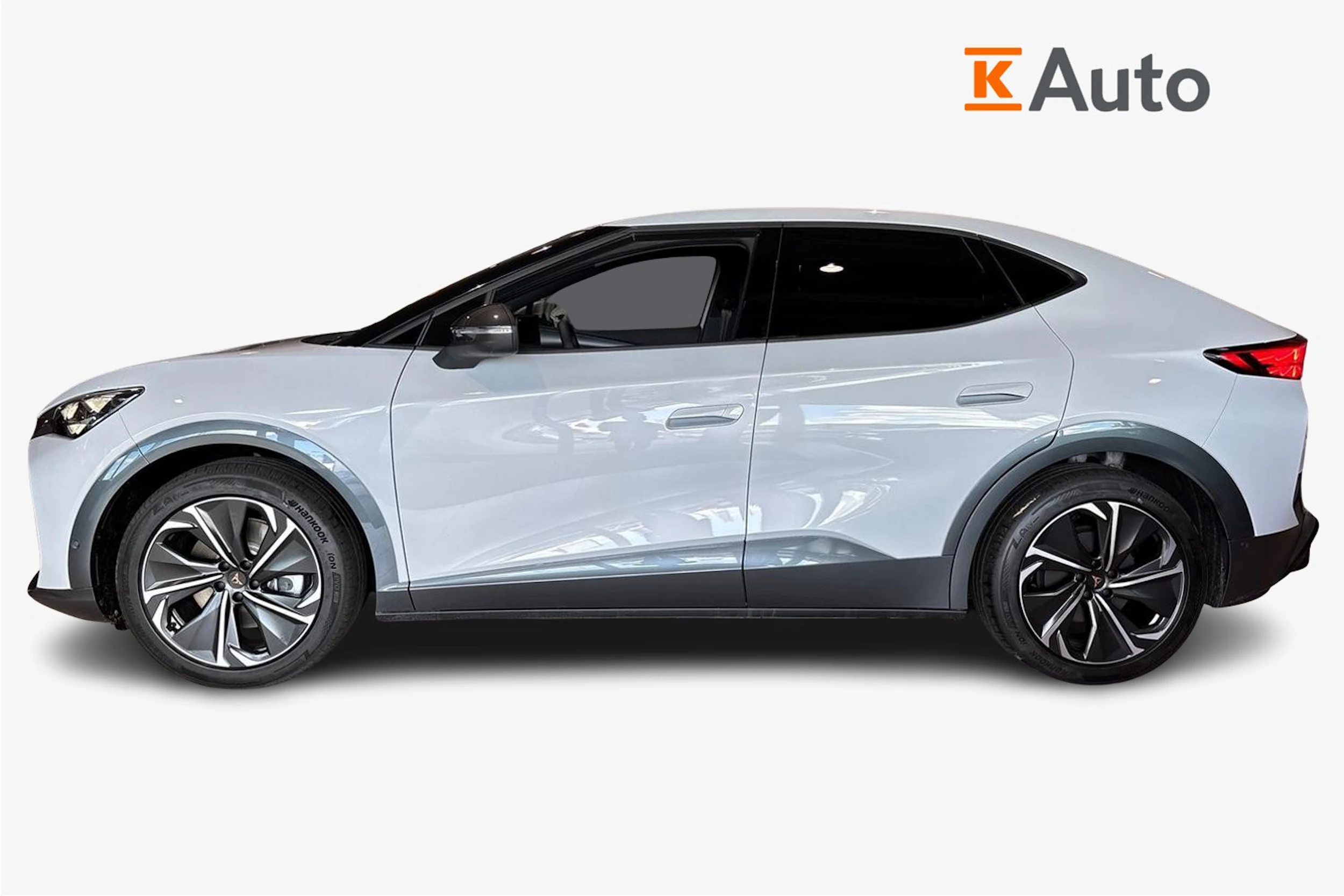 harmaa CUPRA Tavascan 2026 kuva 5.