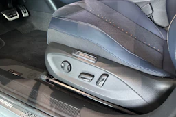 harmaa CUPRA Tavascan 2026 kuva 12.