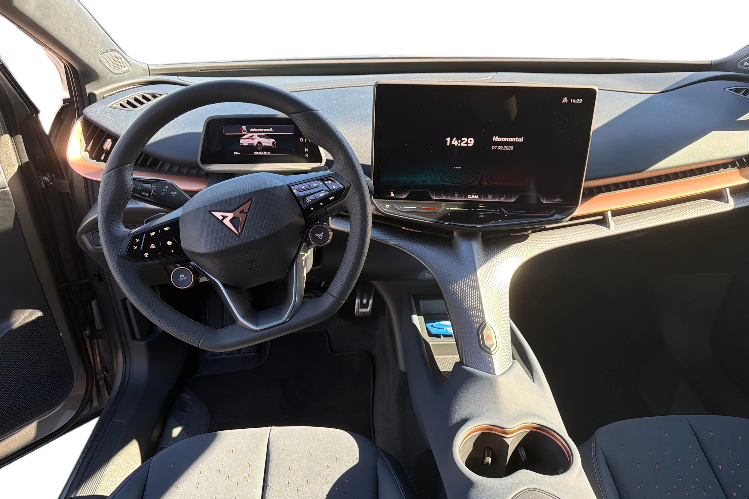 ruskea (beige) CUPRA Tavascan 2026 kuva 7.