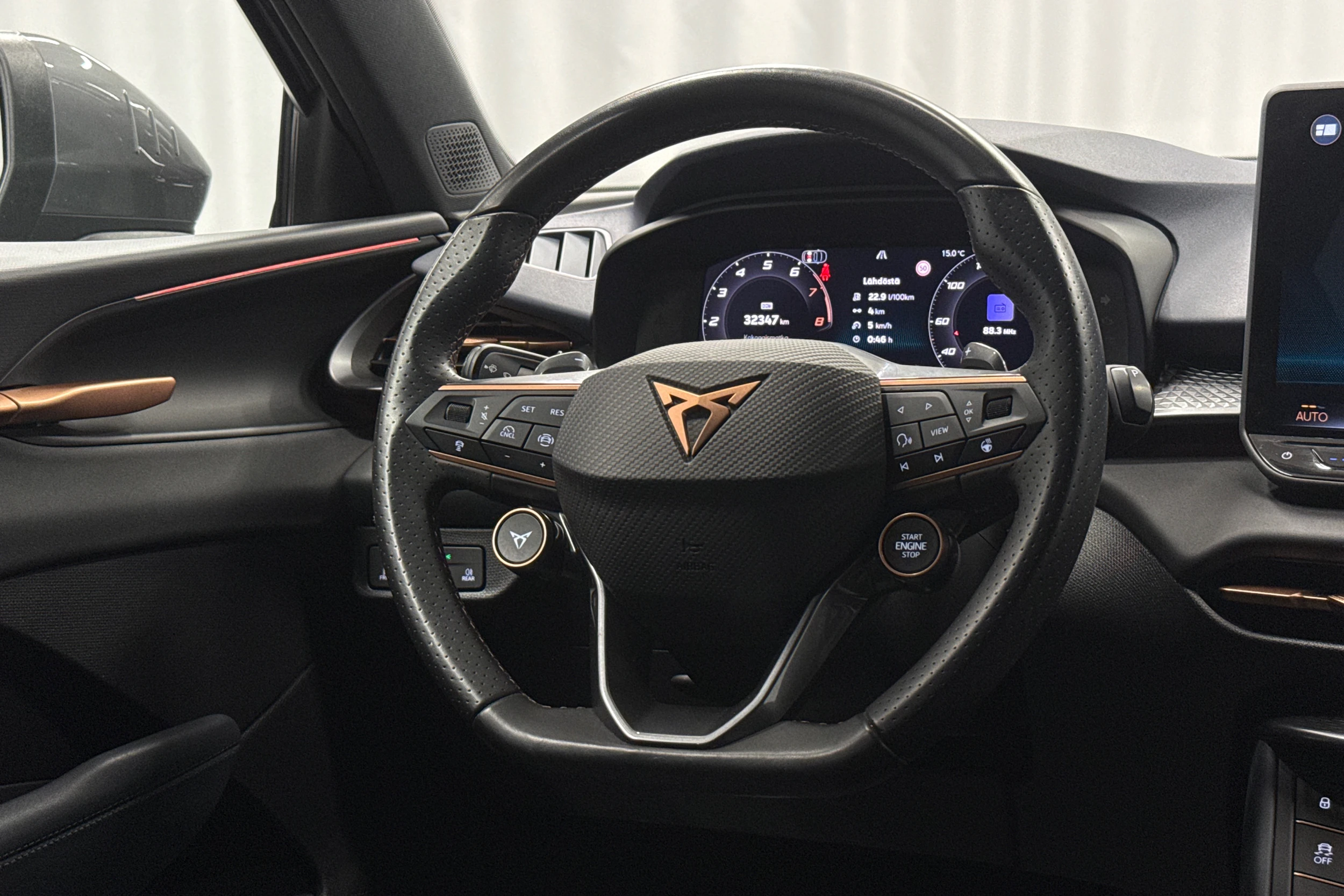harmaa CUPRA Terramar 2025 kuva 11.