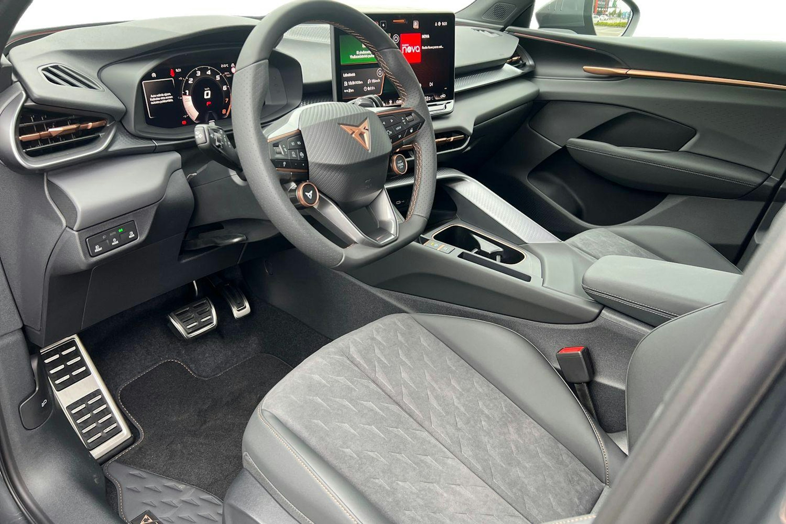 harmaa CUPRA Terramar 2025 kuva 6.