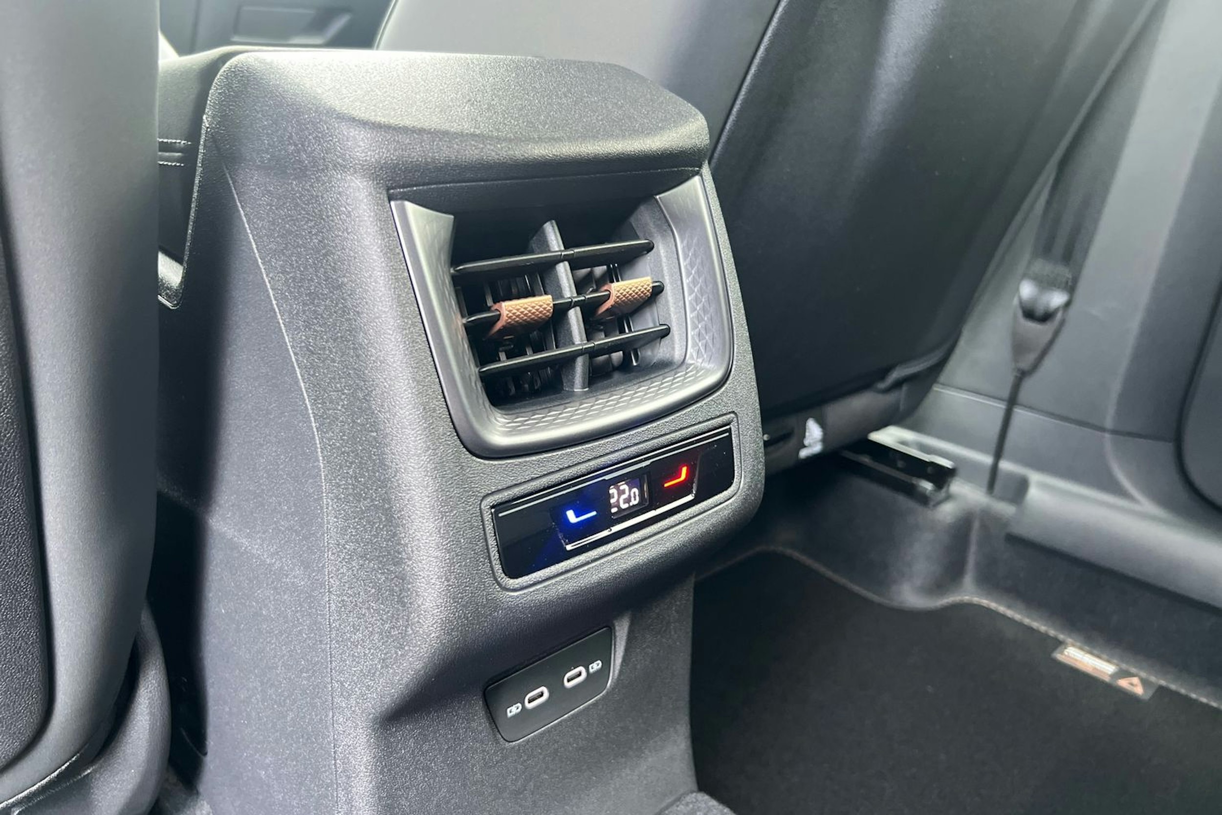 harmaa CUPRA Terramar 2025 kuva 14.