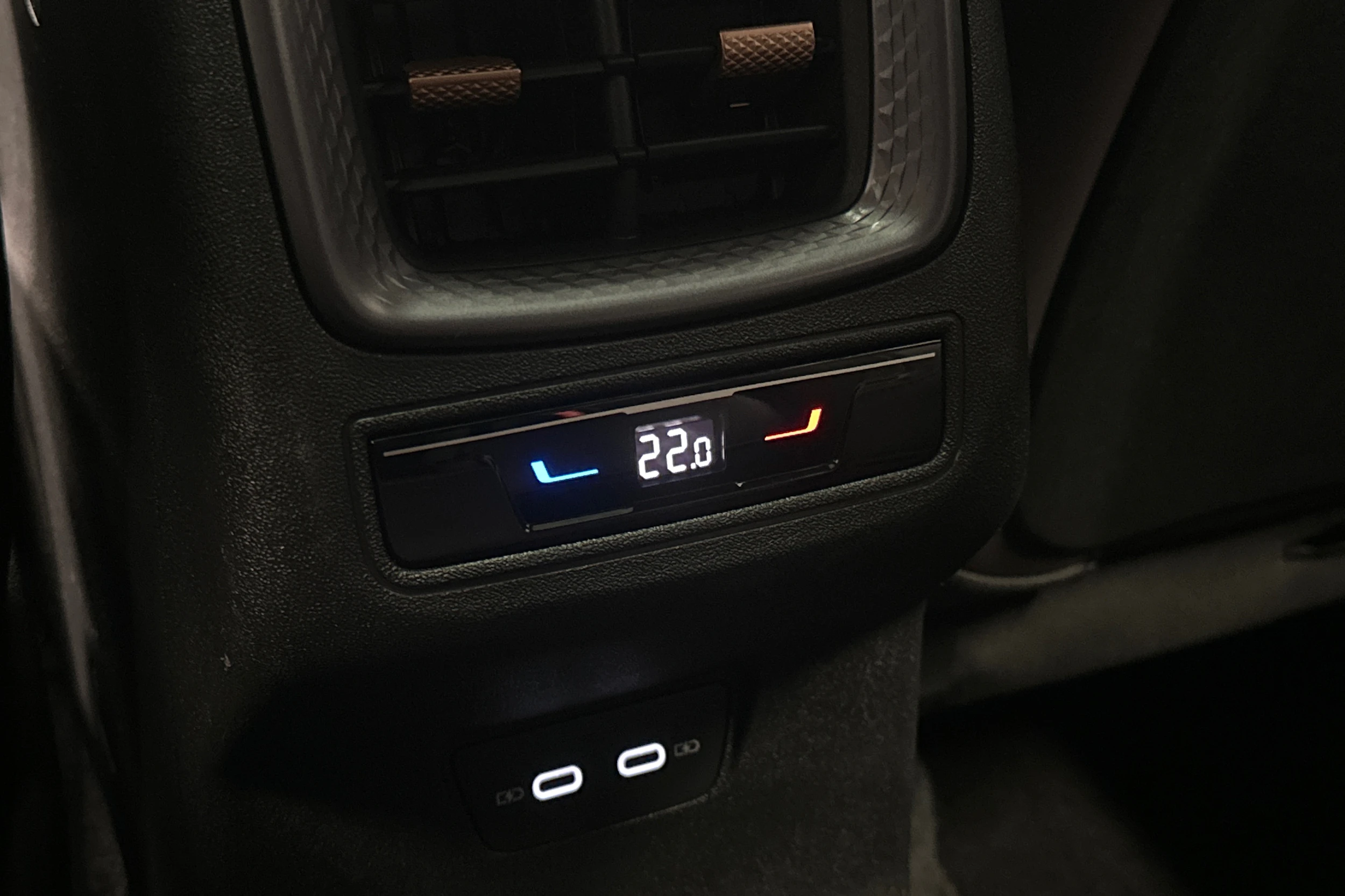 musta CUPRA Terramar 2025 kuva 13.