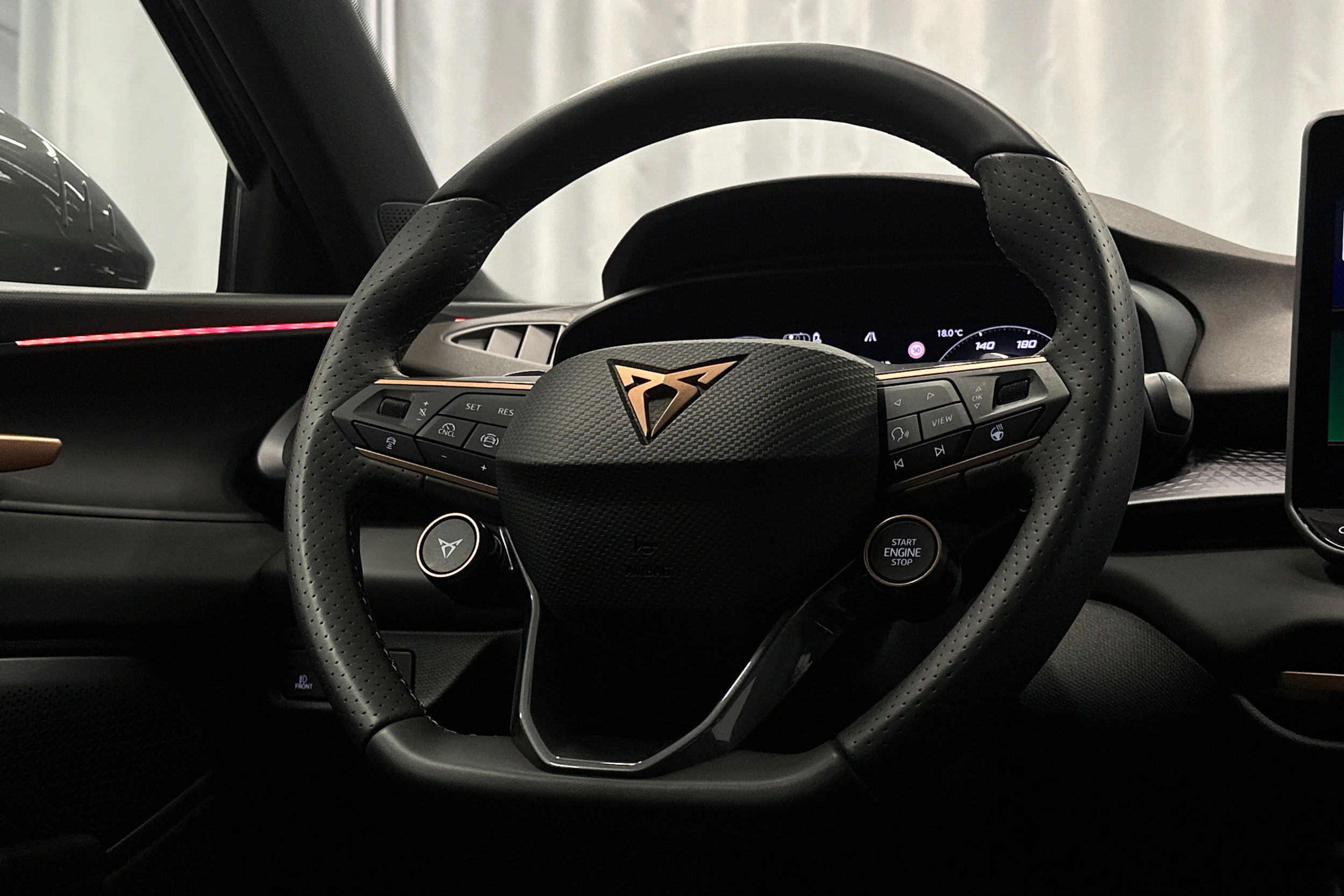 musta CUPRA Terramar 2025 kuva 17.