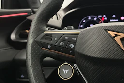 musta CUPRA Terramar 2025 kuva 18.