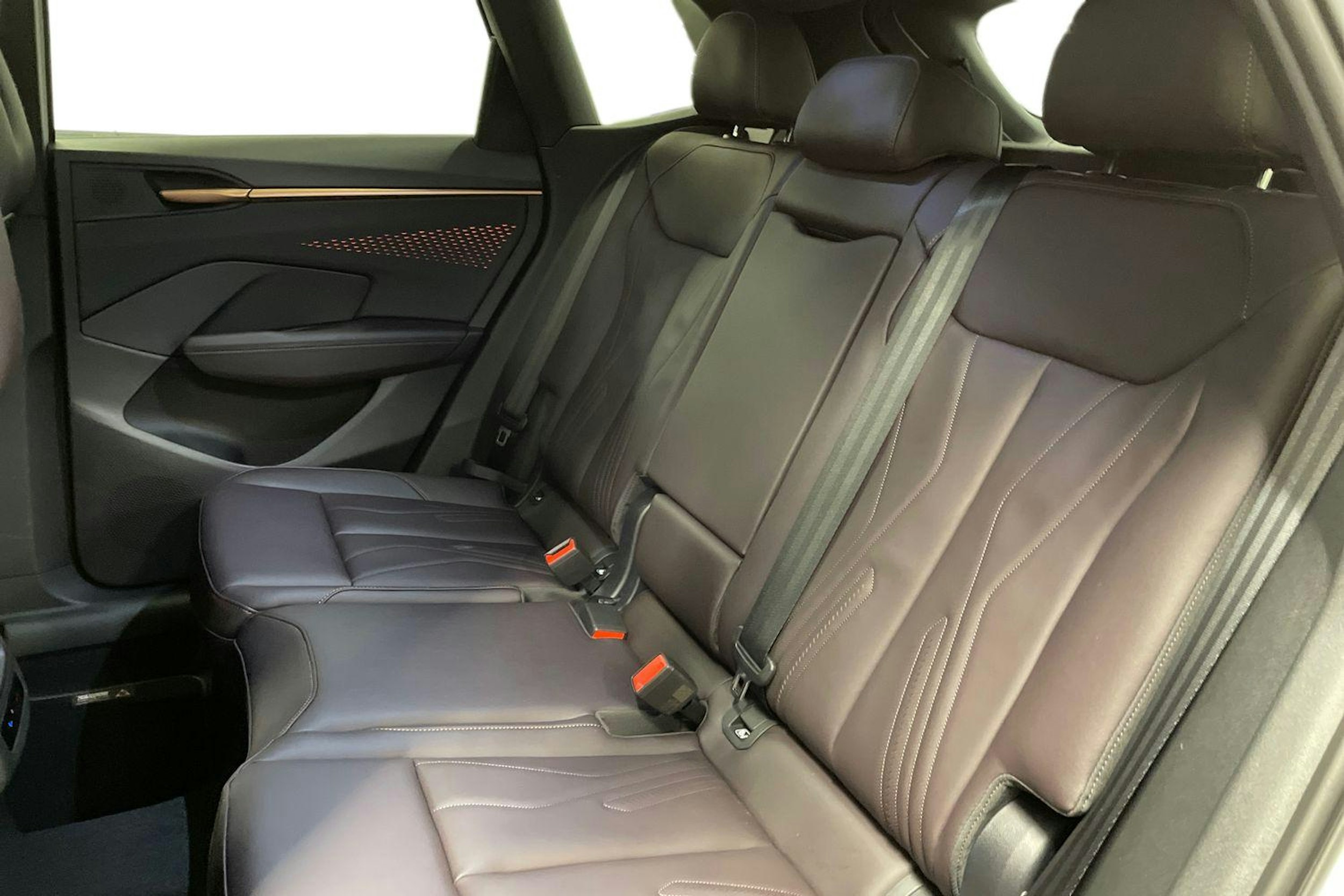 met. valkoinen CUPRA Terramar 2025 kuva 8.