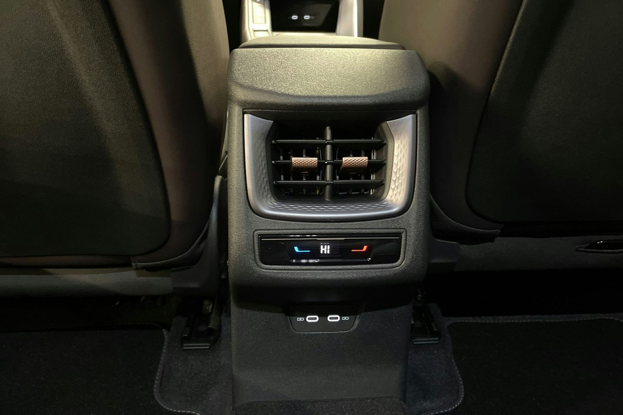 met. valkoinen CUPRA Terramar 2025 kuva 11.