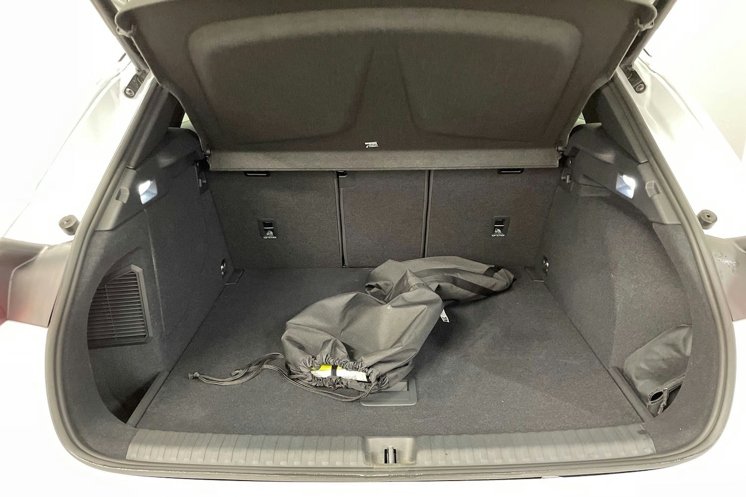 met. valkoinen CUPRA Terramar 2025 kuva 15.