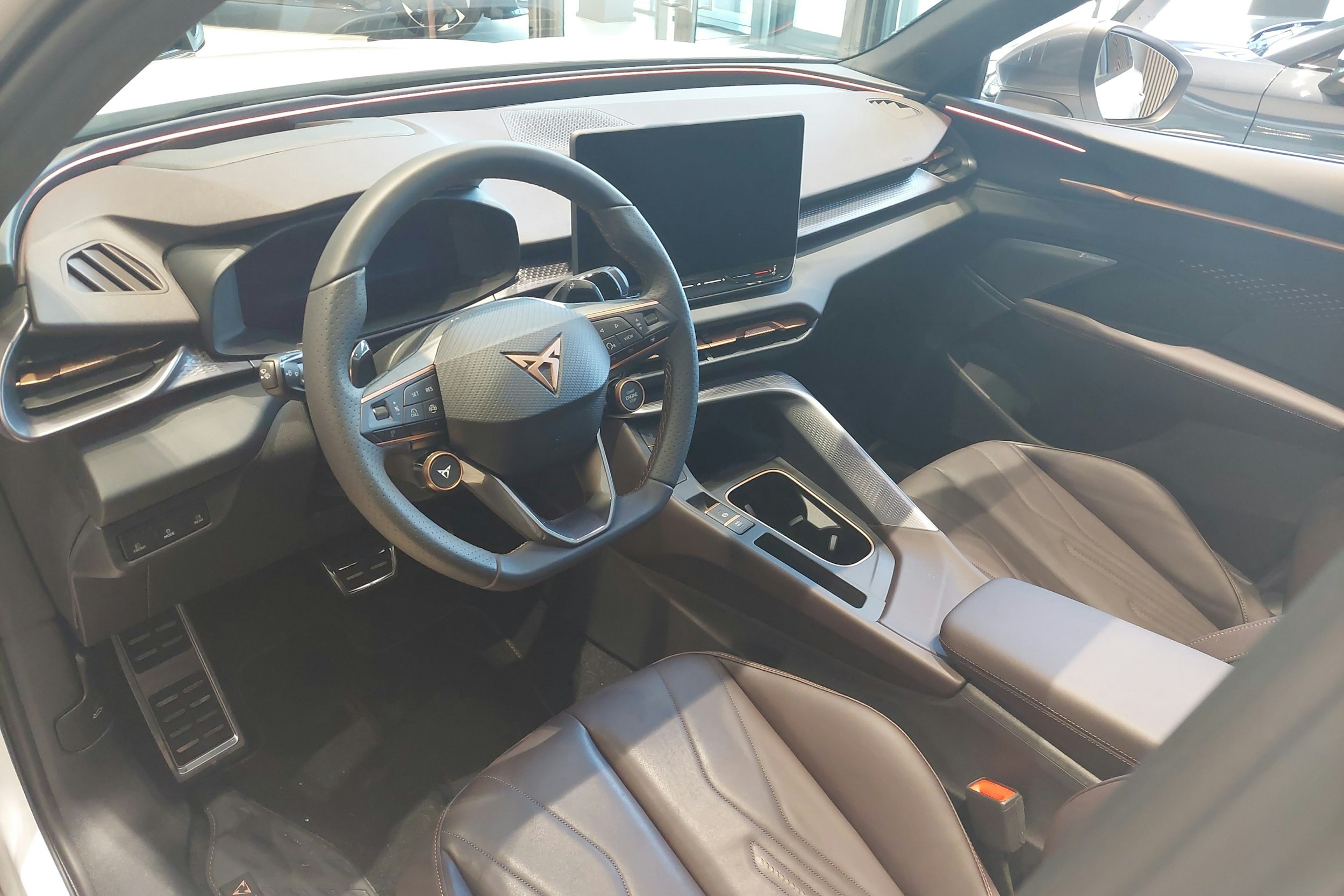 met. Valkoinen CUPRA Terramar 2025 kuva 6.