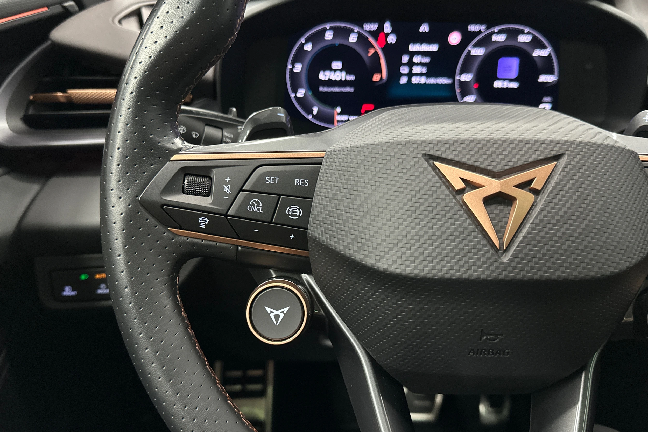 musta CUPRA Terramar 2025 kuva 12.