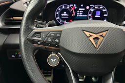 musta CUPRA Terramar 2025 kuva 12.