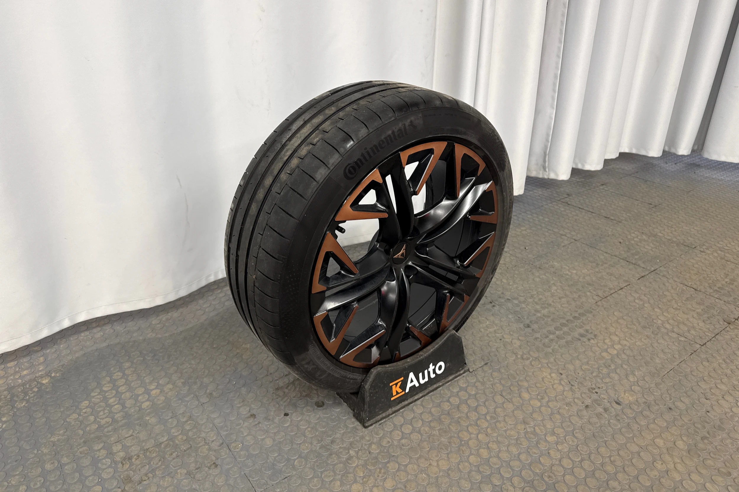 harmaa CUPRA Terramar 2025 kuva 10.