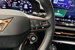 harmaa CUPRA Terramar 2025 kuva 12.