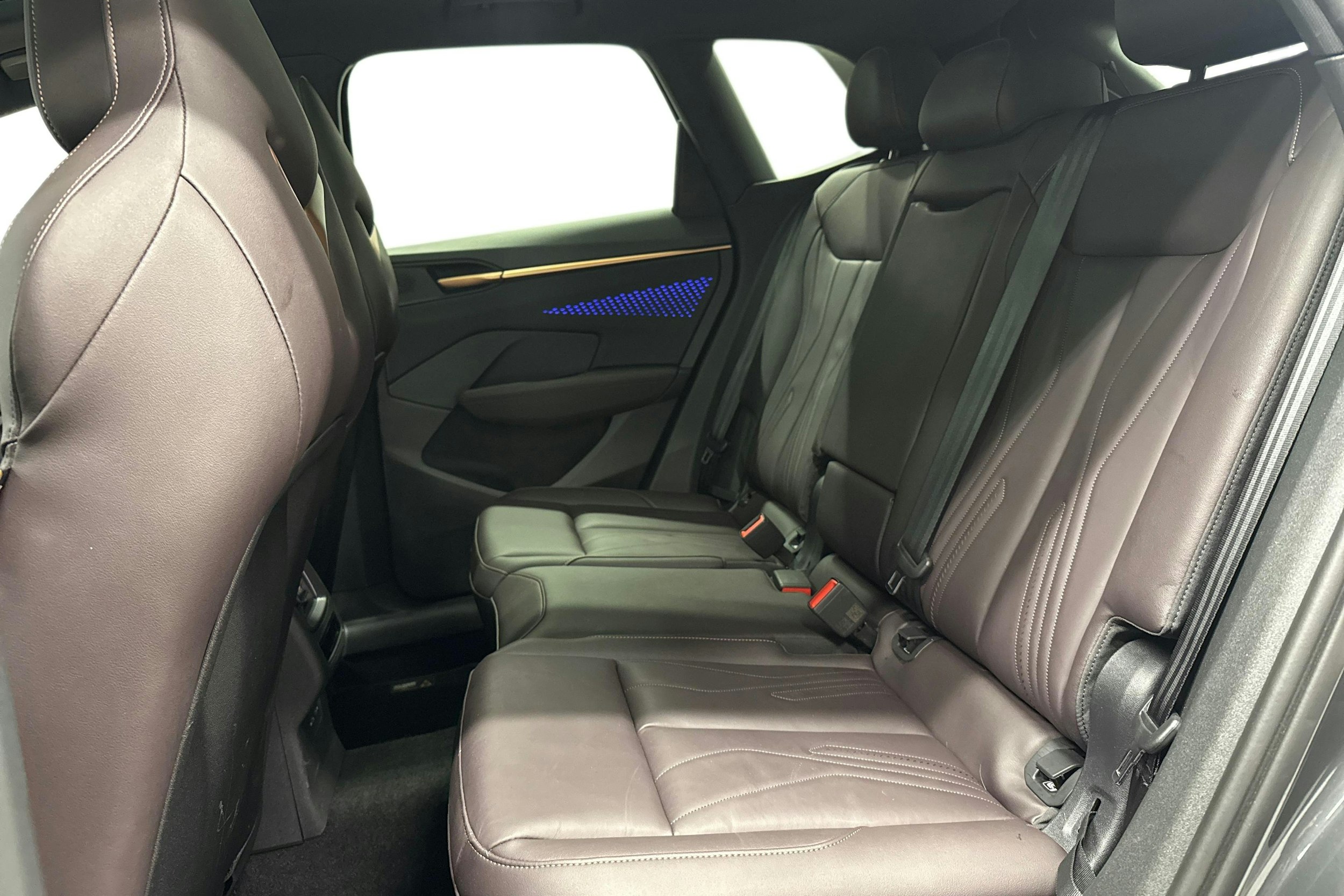 harmaa CUPRA Terramar 2025 kuva 10.