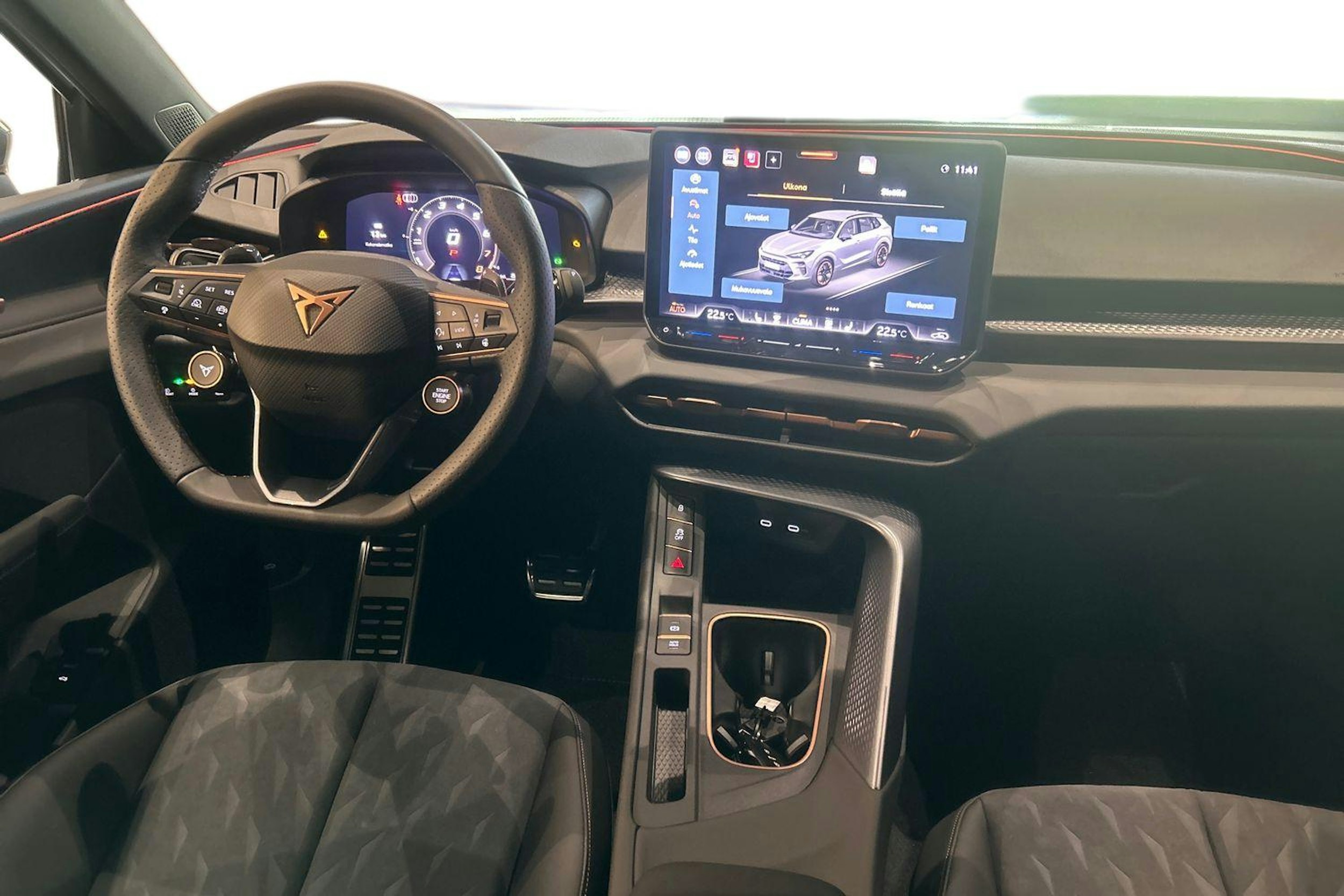 valkoinen CUPRA Terramar 2025 kuva 7.