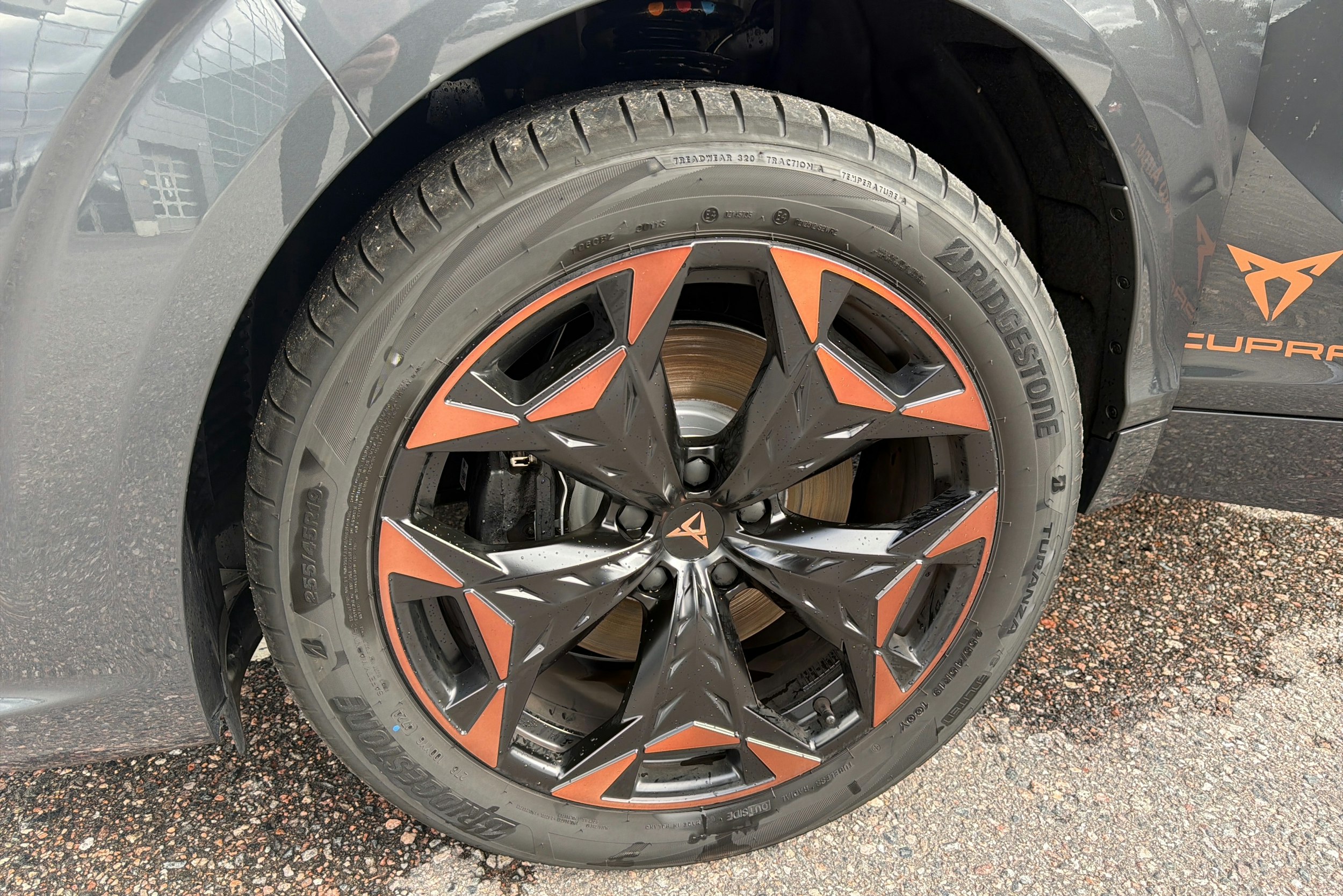 harmaa CUPRA Terramar 2025 kuva 10.