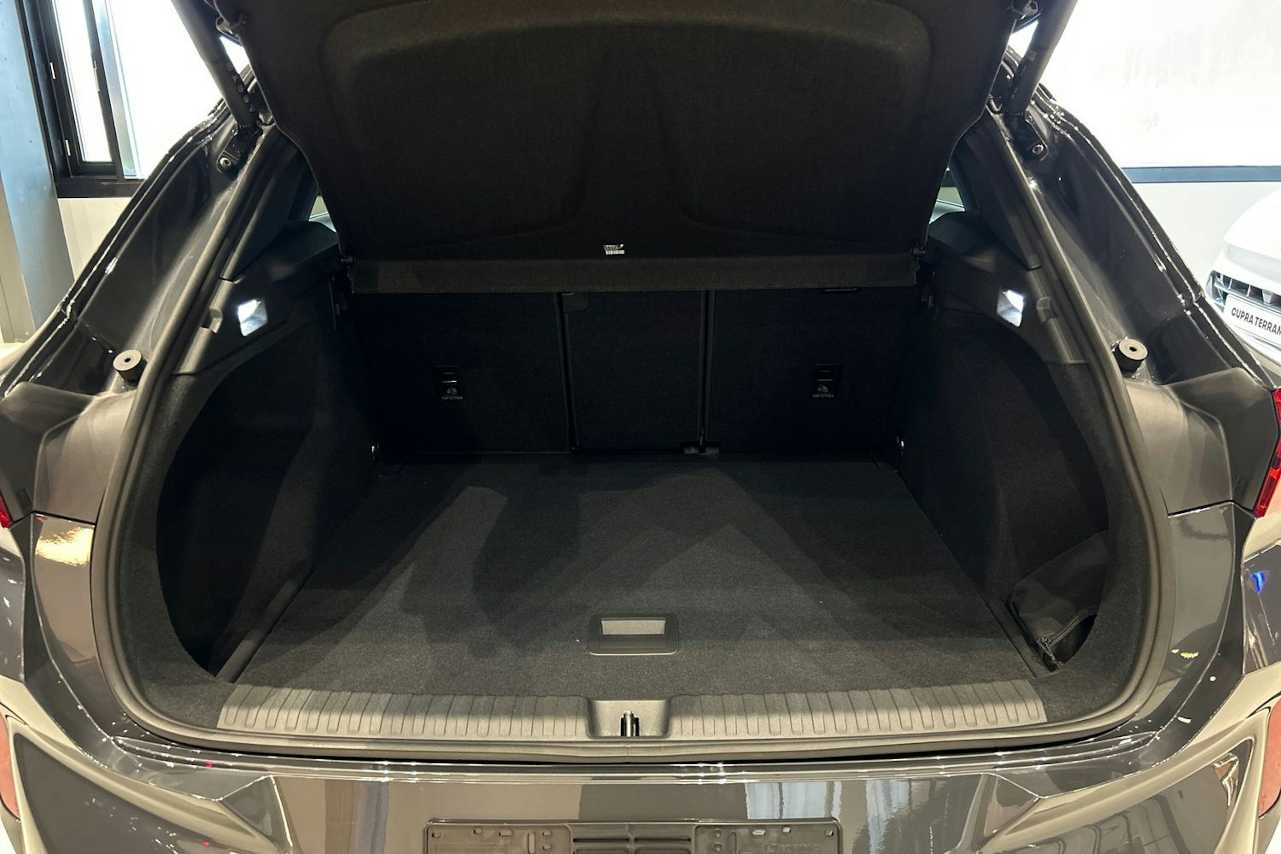 harmaa CUPRA Terramar 2025 kuva 14.