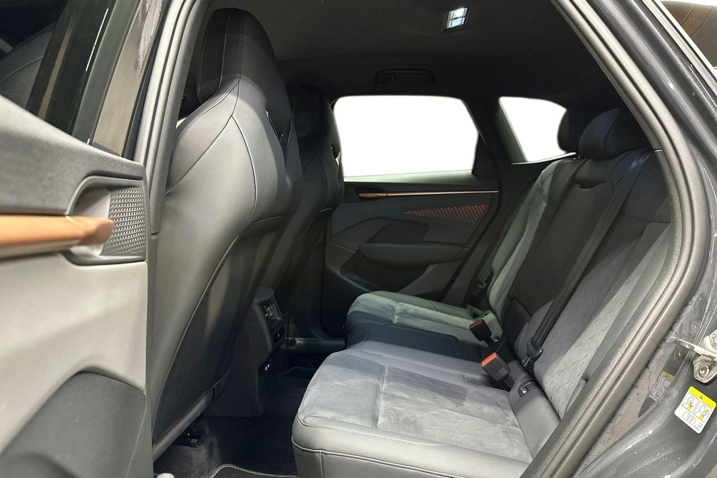 harmaa CUPRA Terramar 2025 kuva 10.