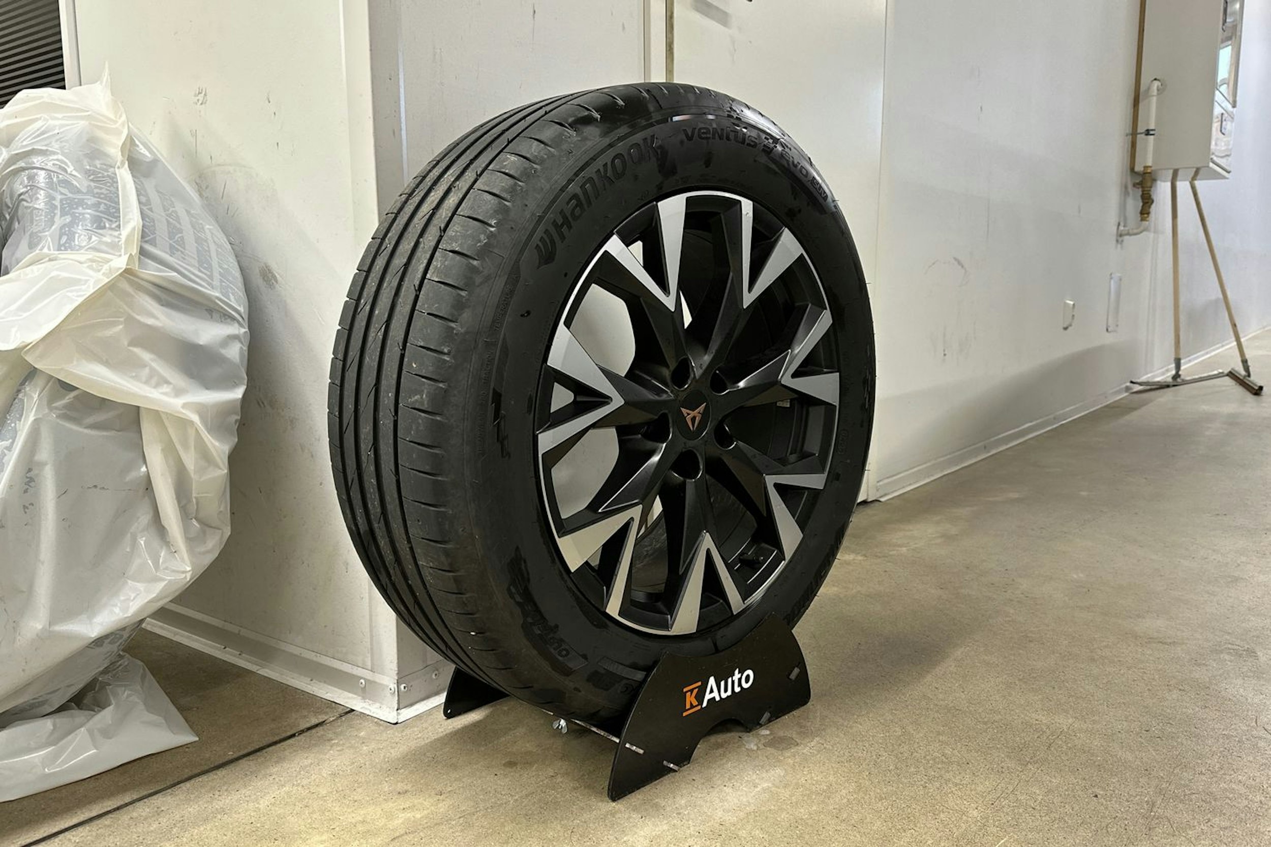 harmaa CUPRA Terramar 2025 kuva 13.