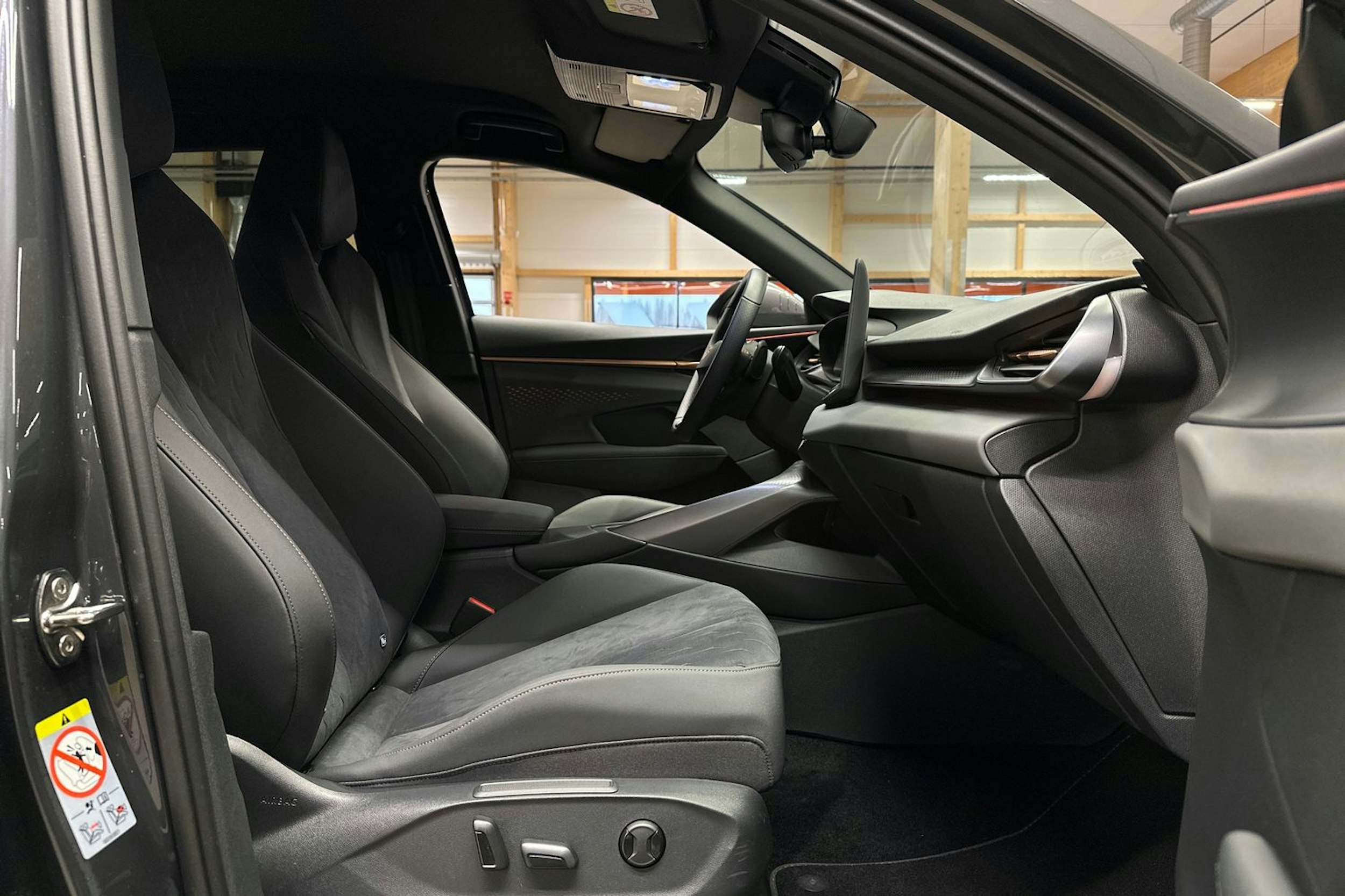 harmaa CUPRA Terramar 2025 kuva 15.