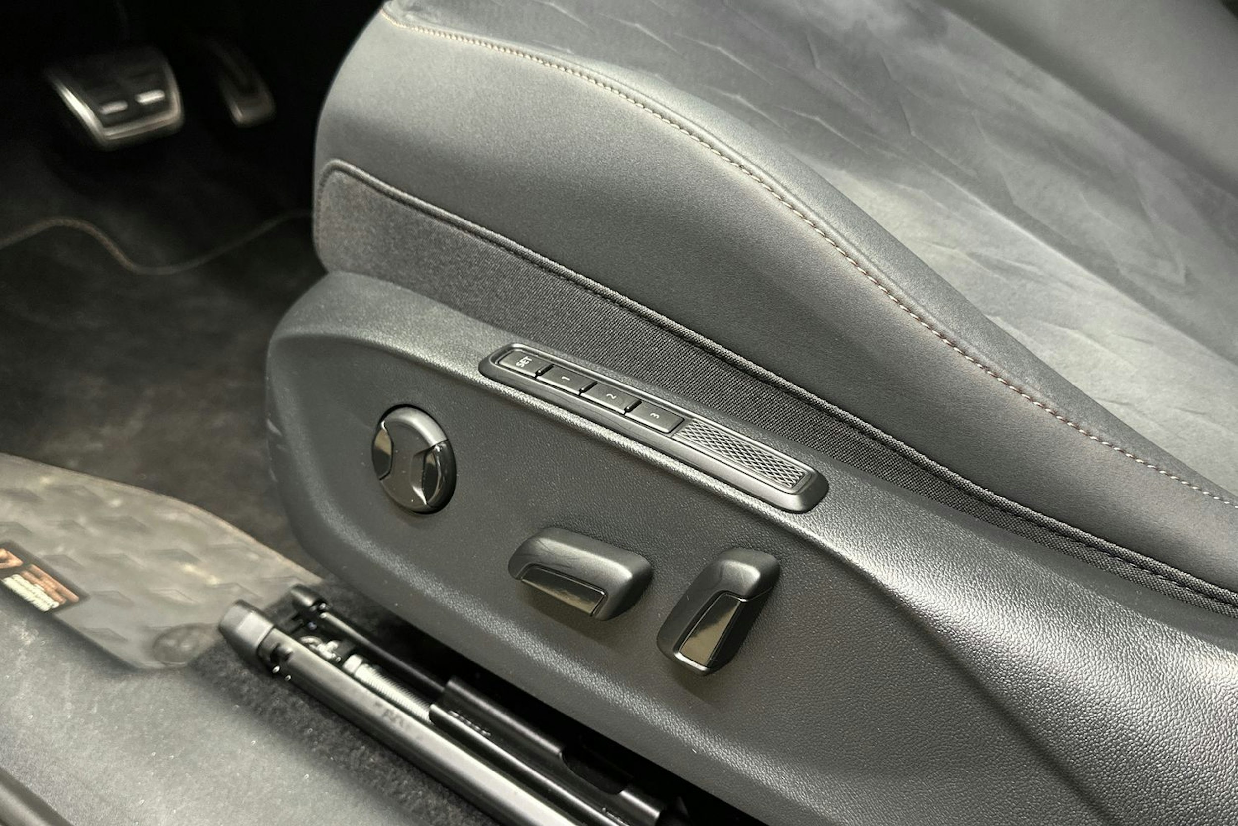 harmaa CUPRA Terramar 2025 kuva 19.