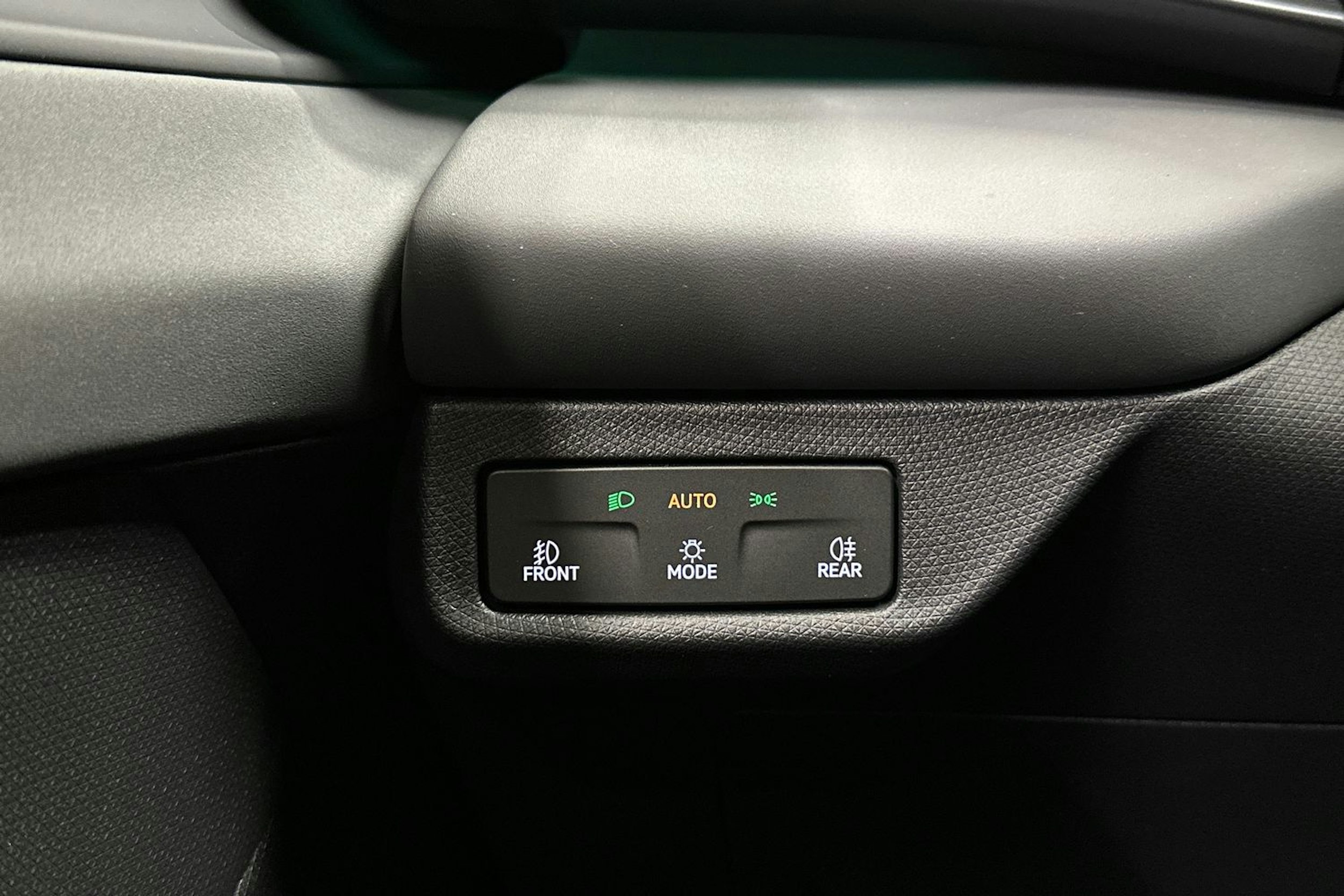 harmaa CUPRA Terramar 2025 kuva 28.